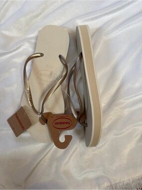 Havaianas Platform Flip Flops in Bronze Straps & Cream Footbed